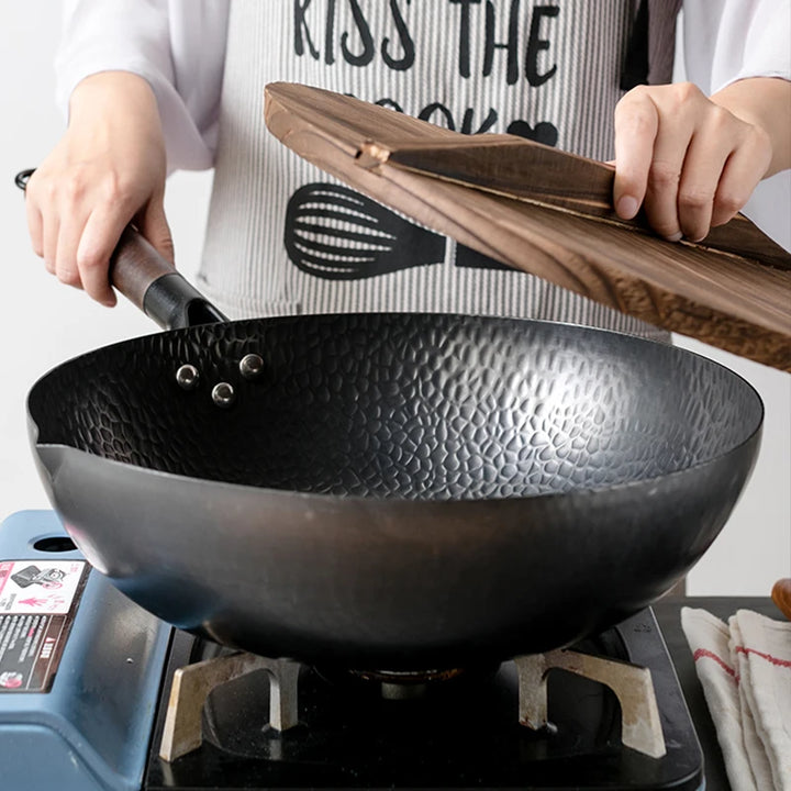 Konco Pure Iron Wok – 32cm Cast Iron Pan for Gas & Induction Cookers