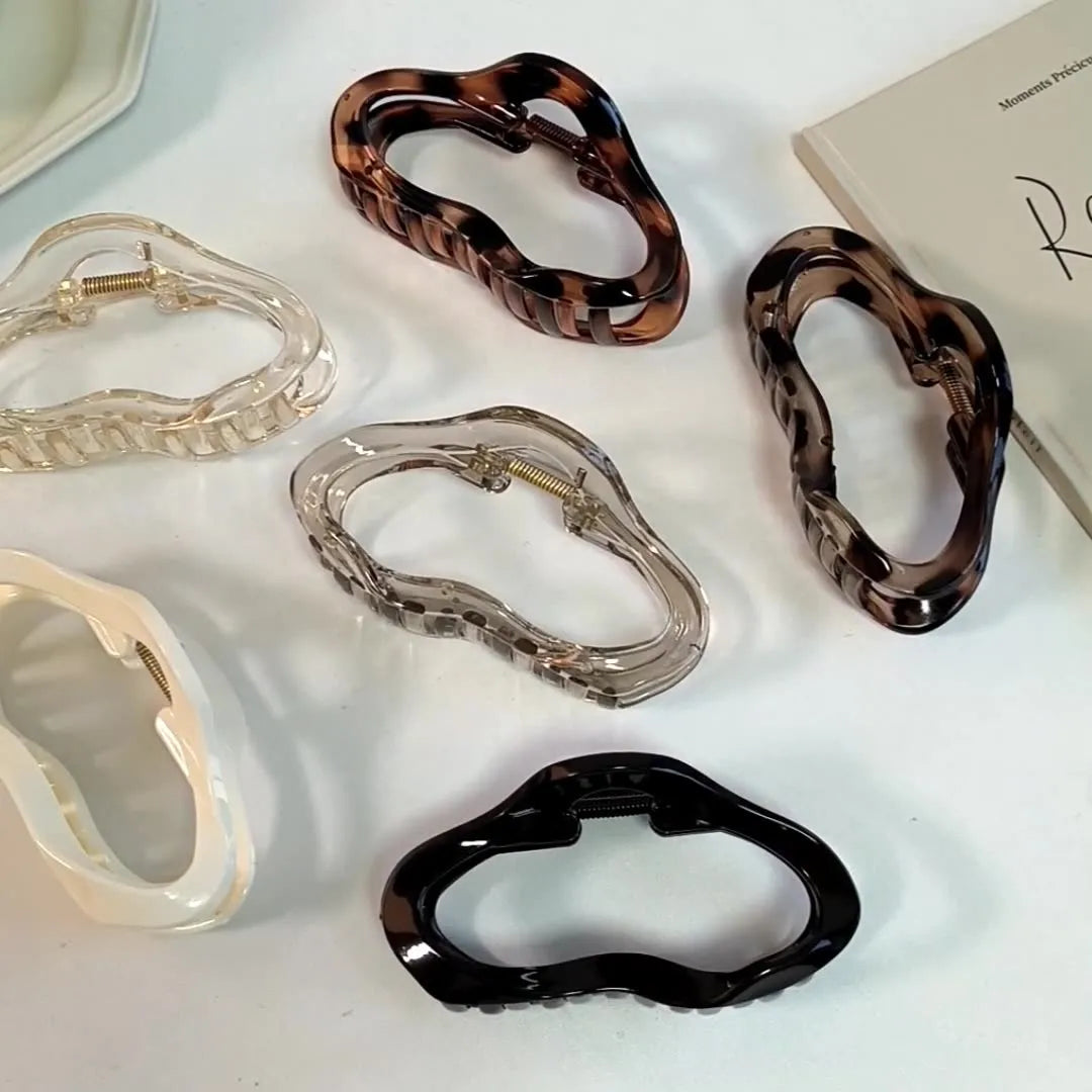 Irregular Hollow Hair Claw Clip – Tortoiseshell Large Hair Accessory