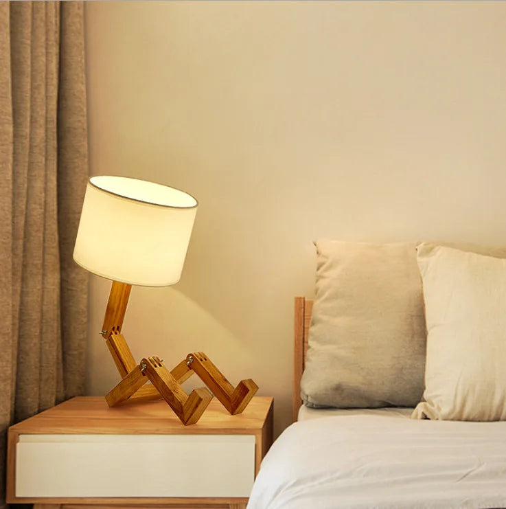 Wooden Robot Table Lamp – Modern Nordic Decorative Desk Light for Study & Bedroom