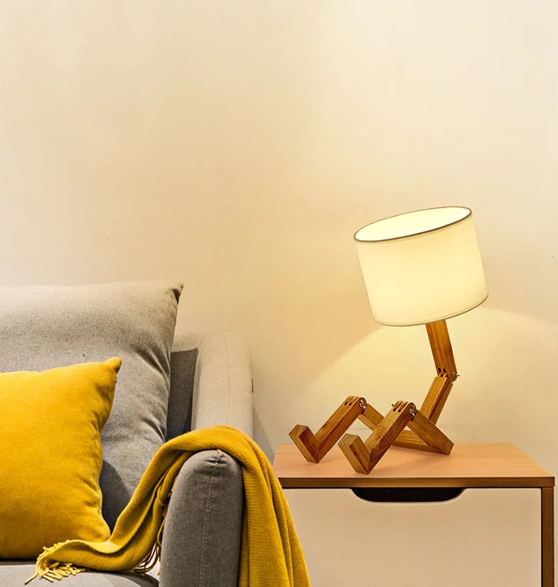 Wooden Robot Table Lamp – Modern Nordic Decorative Desk Light for Study & Bedroom