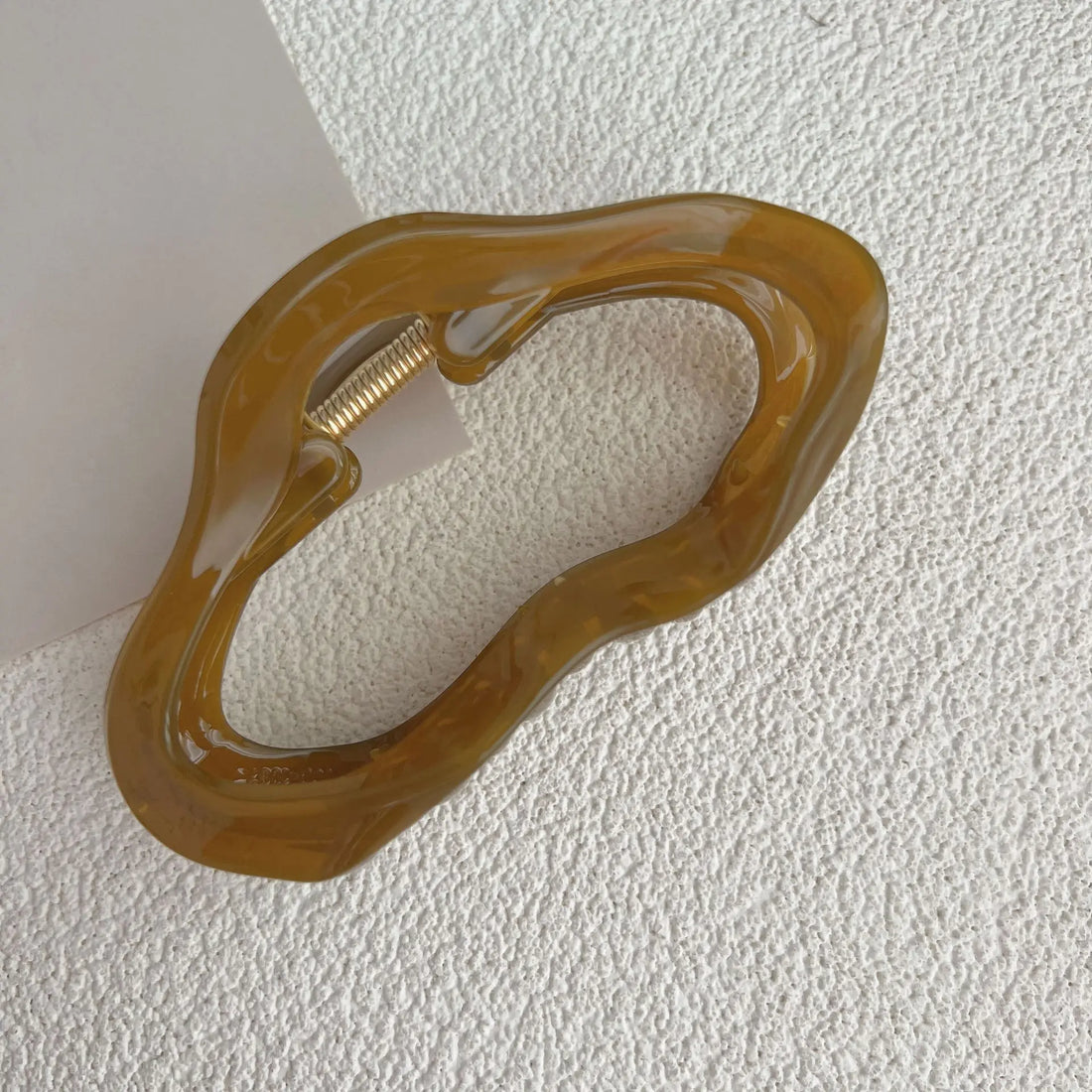 Irregular Hollow Hair Claw Clip – Tortoiseshell Large Hair Accessory