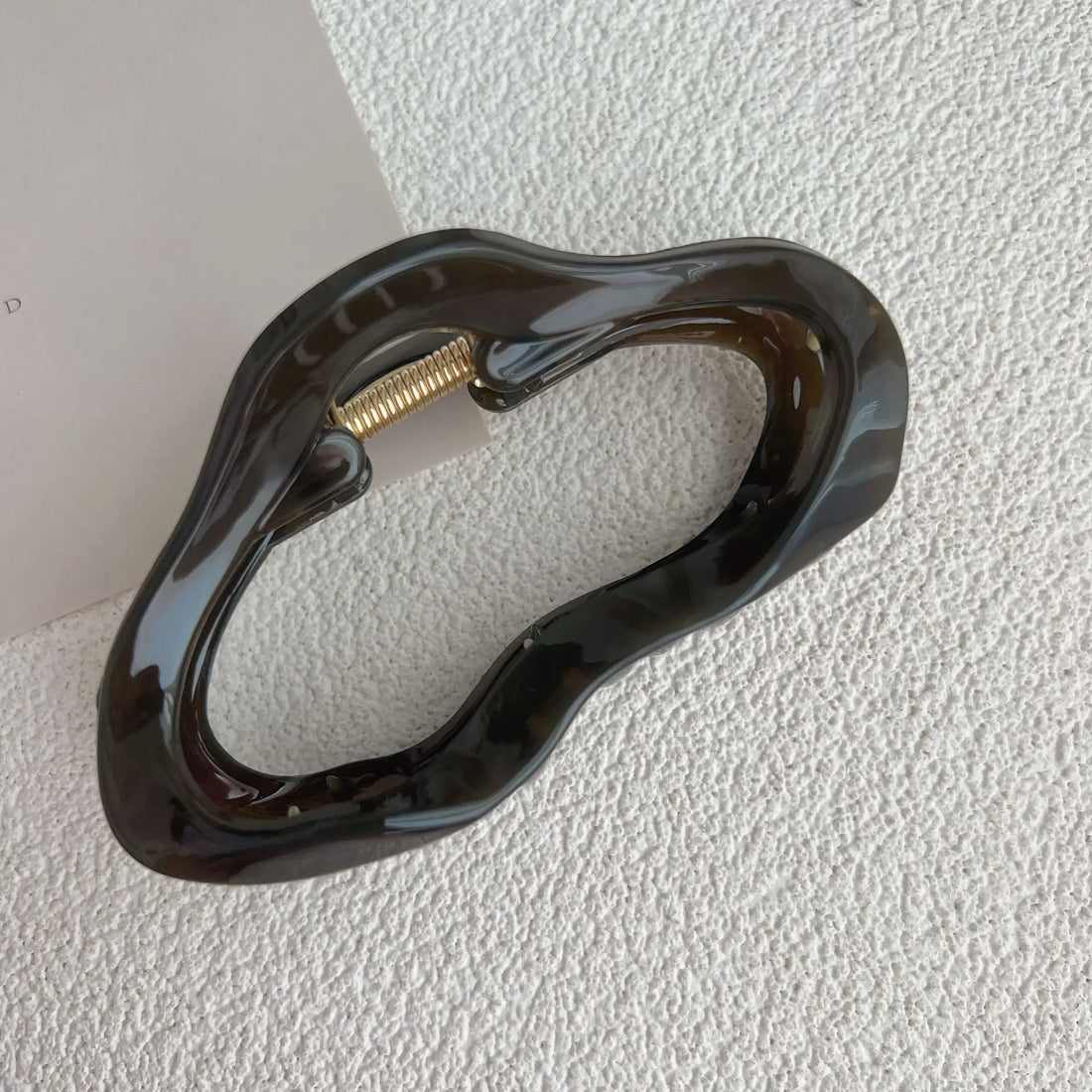 Irregular Hollow Hair Claw Clip – Tortoiseshell Large Hair Accessory