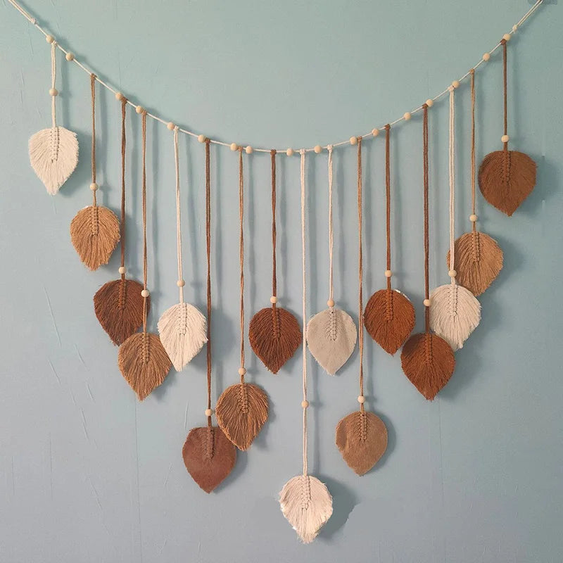 Boho Macramé Leaf Wall Hanging – Feather Tapestry Décor for Living Room or Bedroom