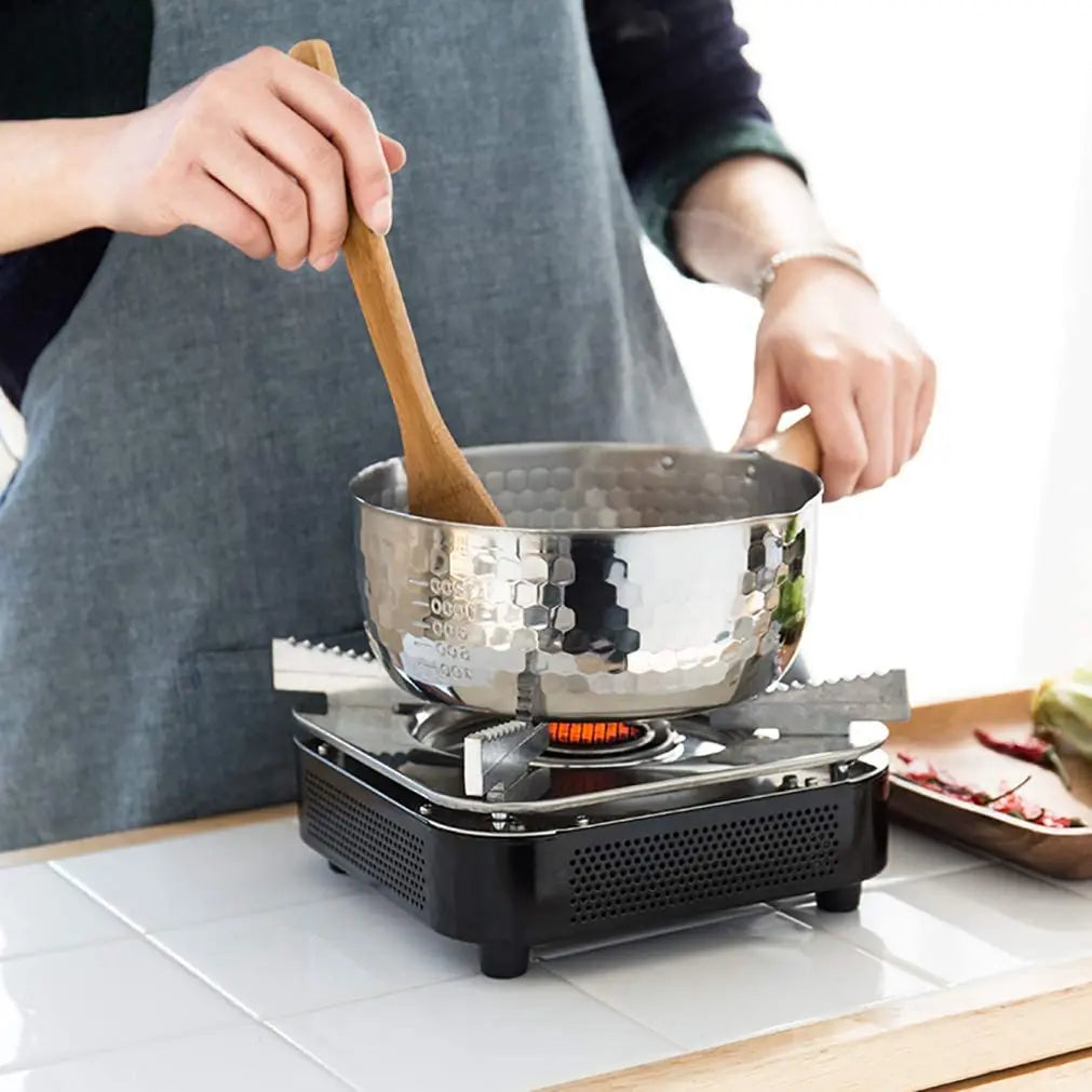 Stainless Steel Saucepan with Lid – Solid Wood Handle & Pour Spouts