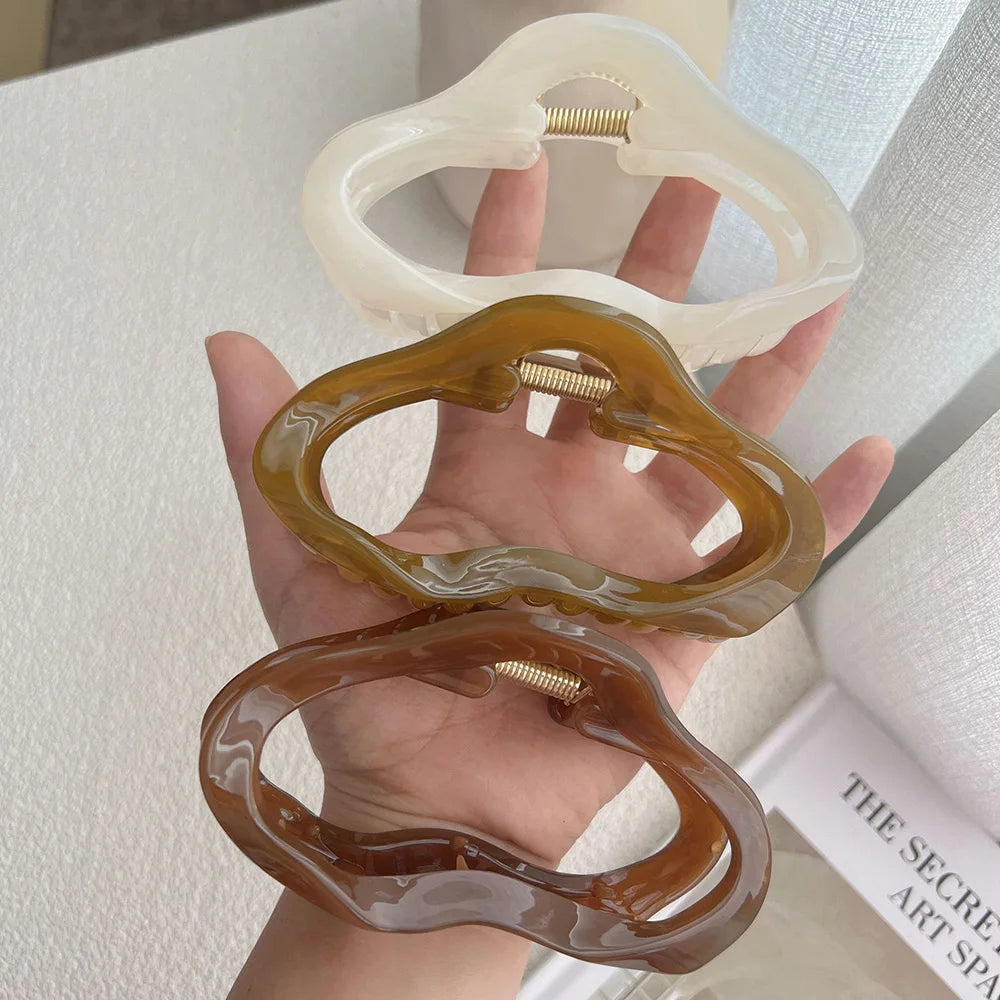 Irregular Hollow Hair Claw Clip – Tortoiseshell Large Hair Accessory