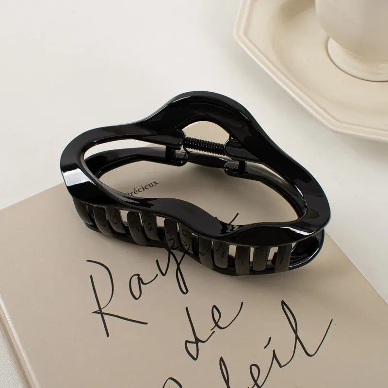 Irregular Hollow Hair Claw Clip – Tortoiseshell Large Hair Accessory